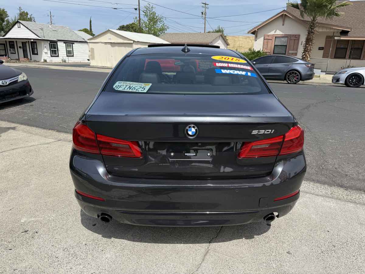 Vehicle image 5 of 19