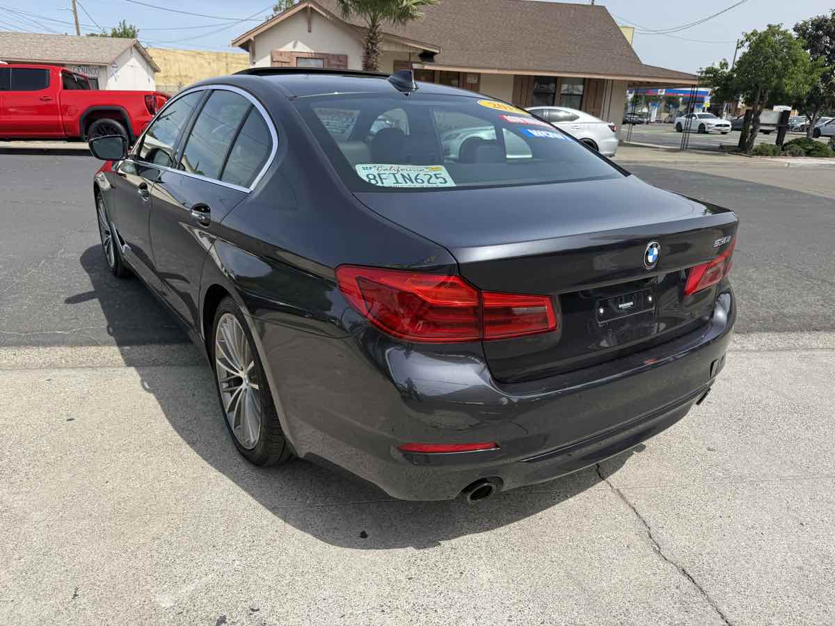 Vehicle image 6 of 19