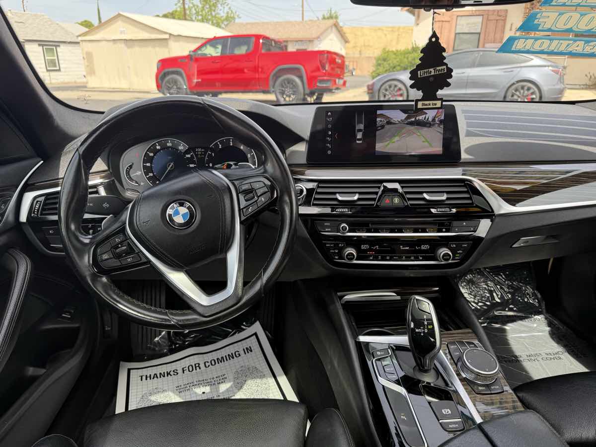 Vehicle image 12 of 19