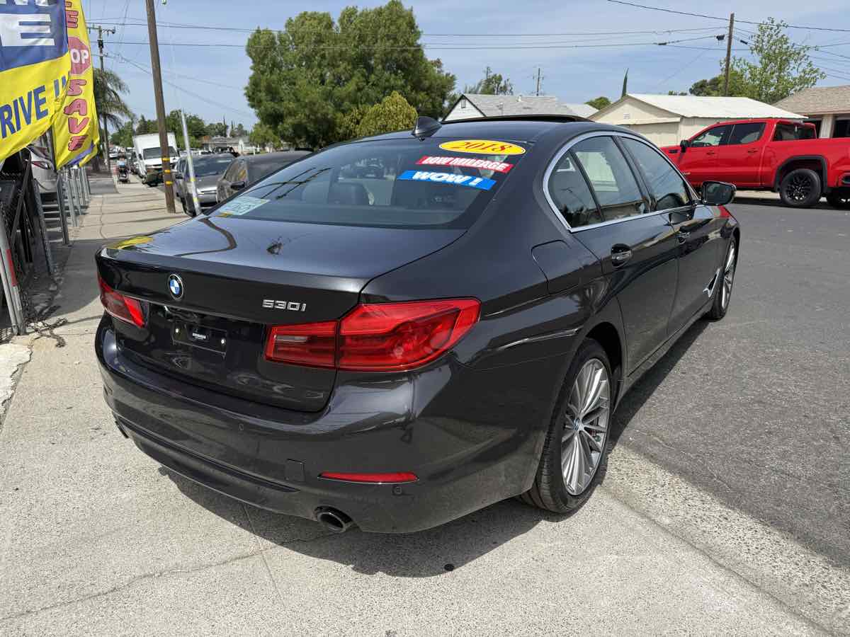 Vehicle image 4 of 19