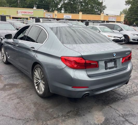 2018 BMW 5 Series 530i Image 2 of 5