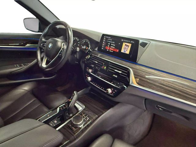 Vehicle image 14 of 23
