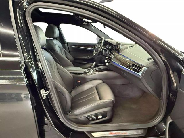 Vehicle image 10 of 23