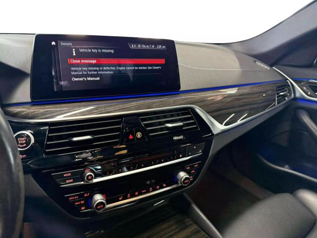 Vehicle image 17 of 23