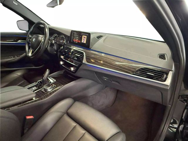 Vehicle image 15 of 23