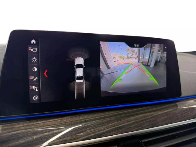 Vehicle image 18 of 23