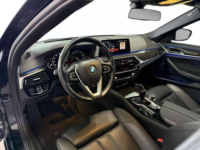 Vehicle image 13 of 23