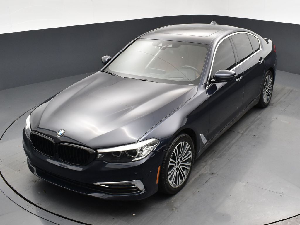 2018 BMW 5 Series 530i xDrive Image 3 of 31