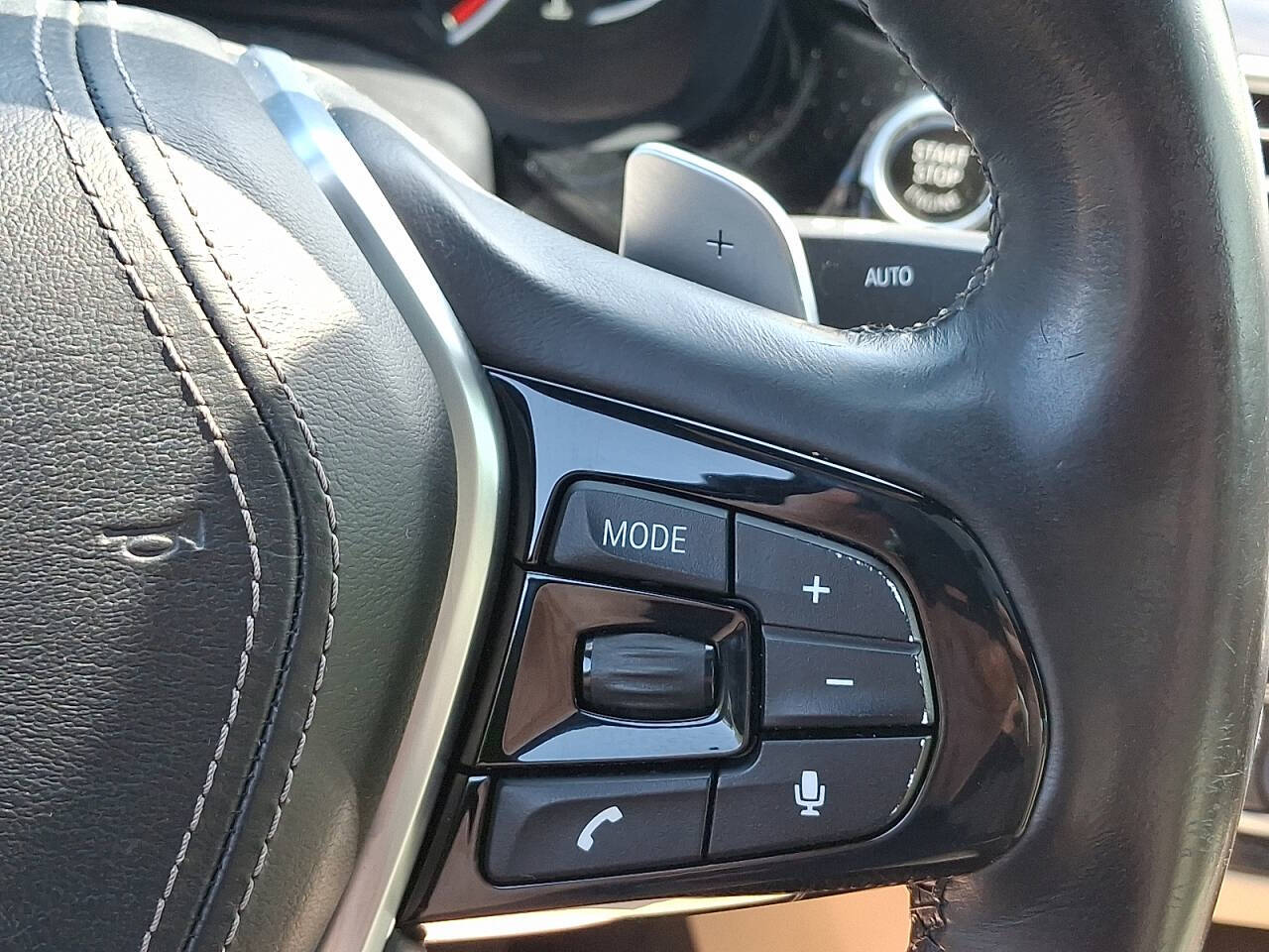 Vehicle image 24 of 30