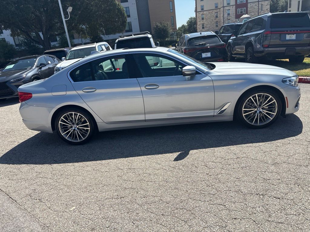 2018 BMW 5 Series 540i Image 3 of 21