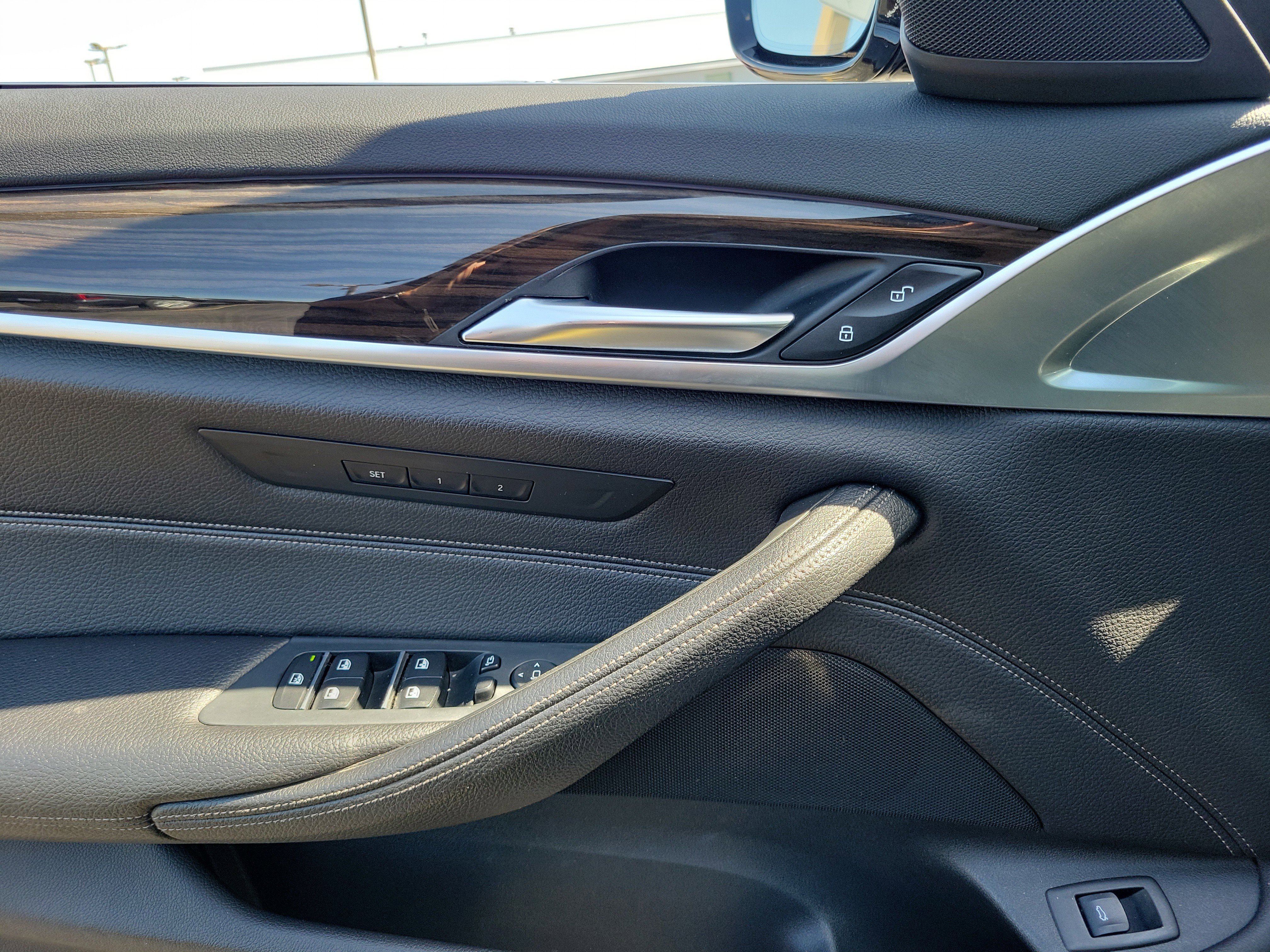Vehicle image 19 of 30
