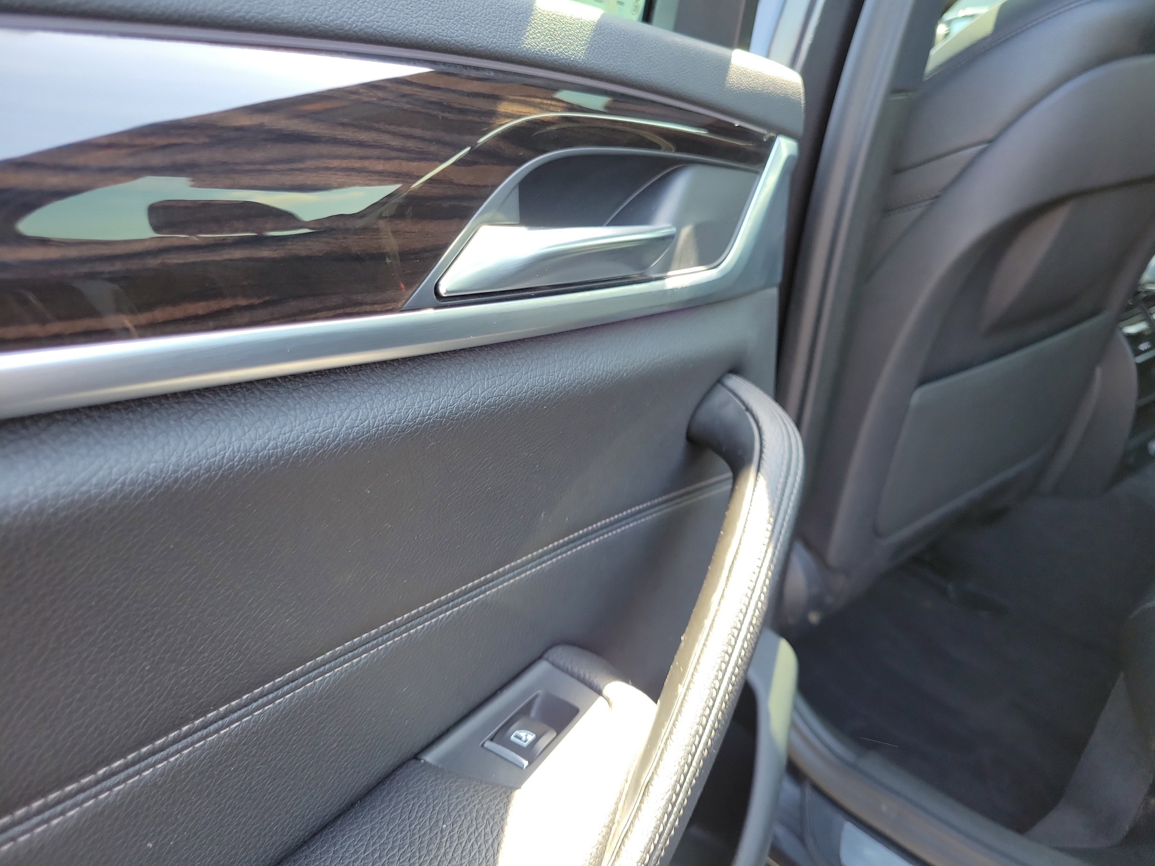 Vehicle image 24 of 30