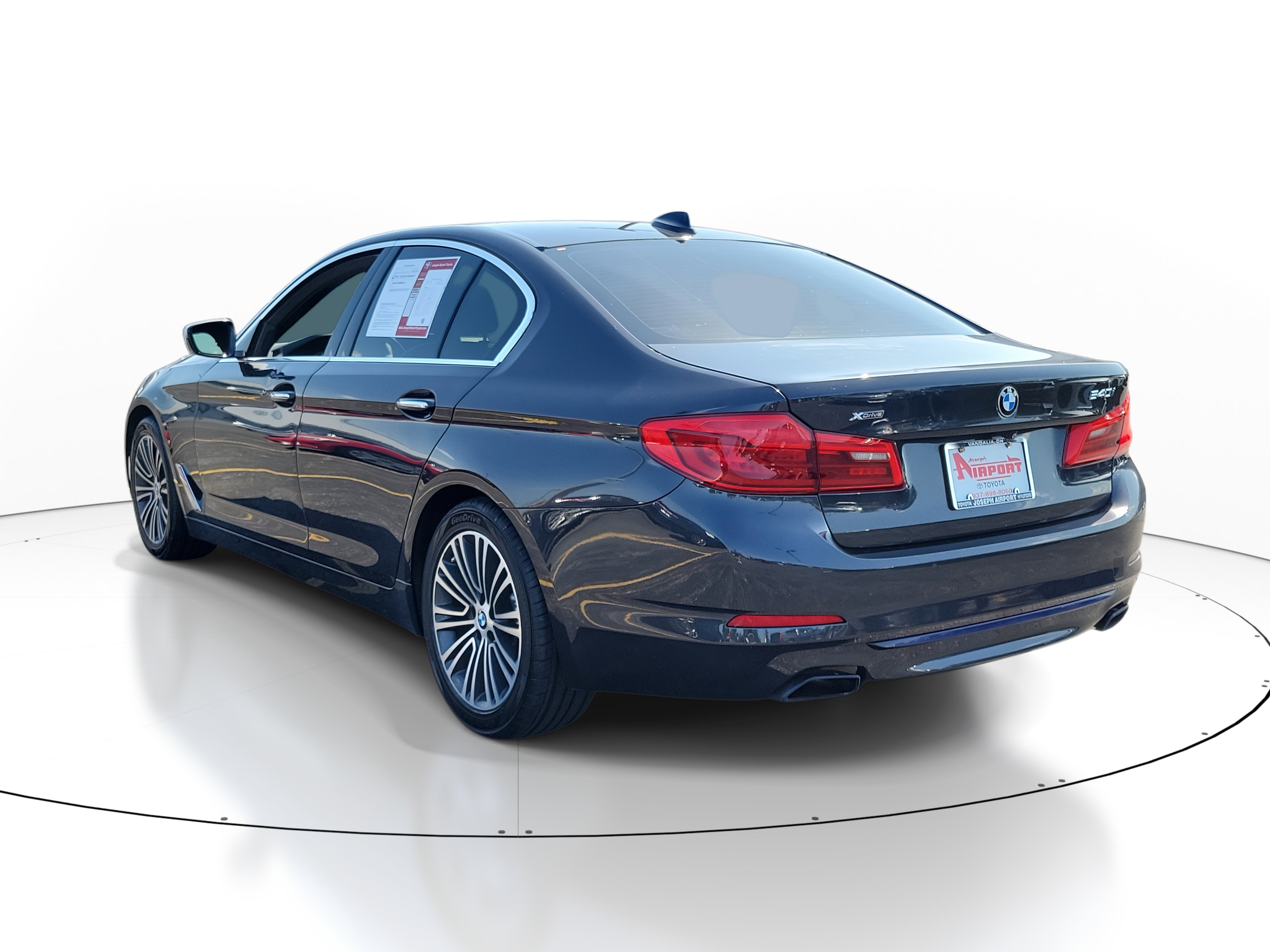 Vehicle image 4 of 30