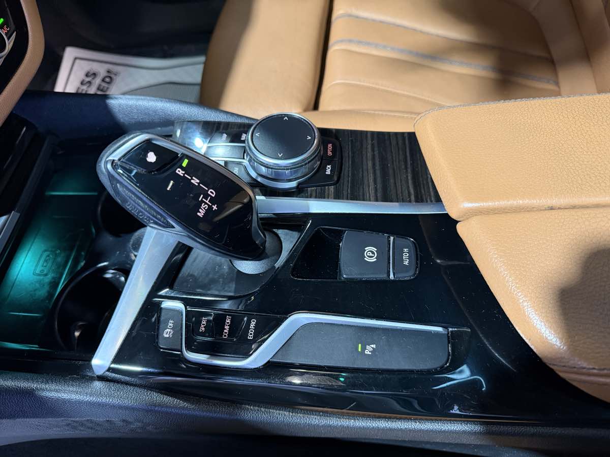 Vehicle image 36 of 73