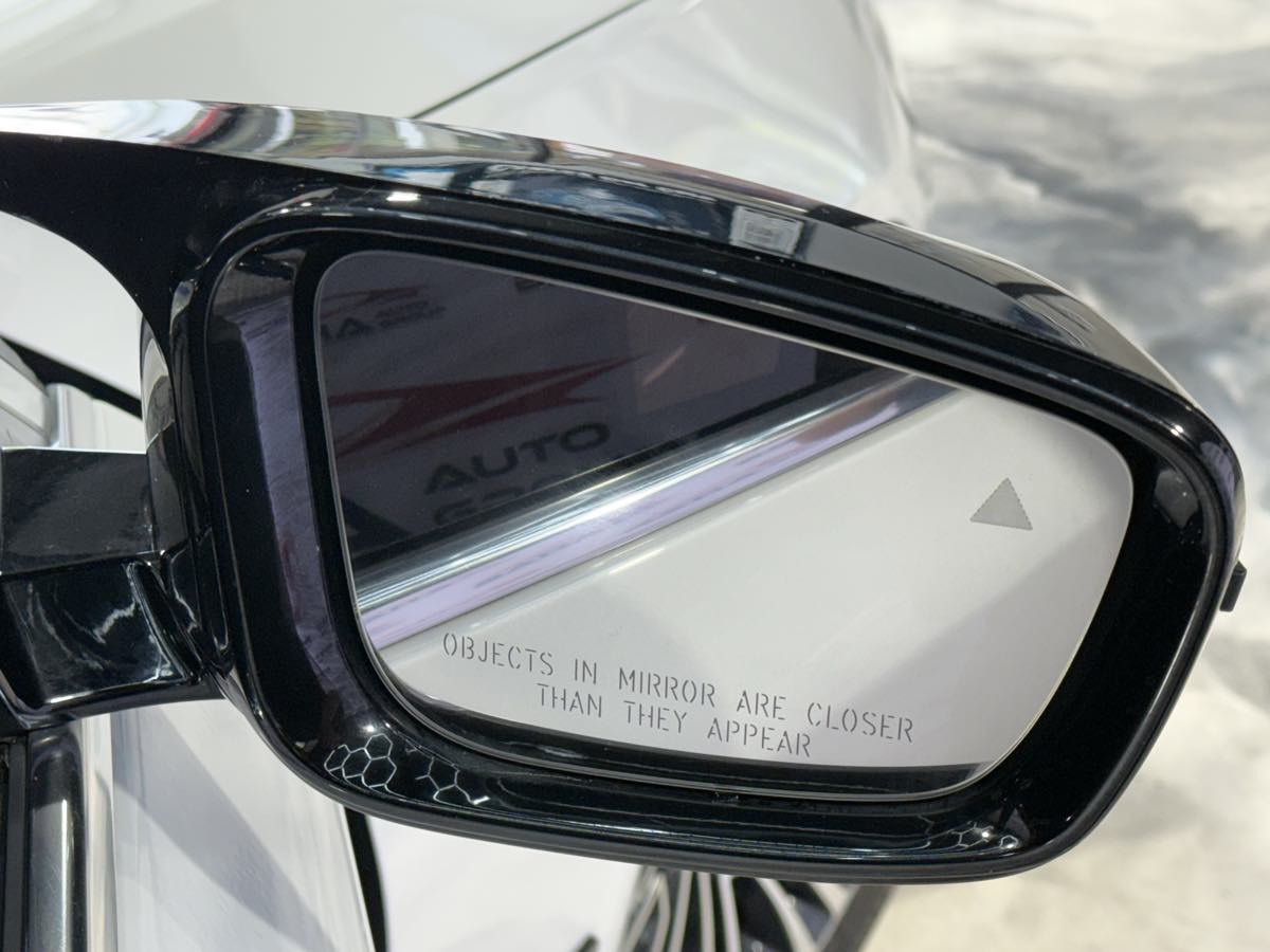 Vehicle image 18 of 73