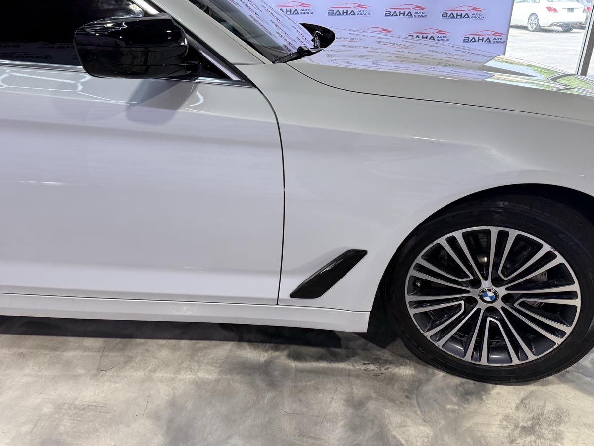 Vehicle image 17 of 73