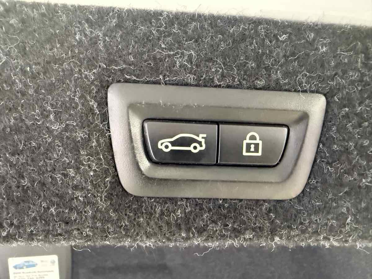 Vehicle image 62 of 73