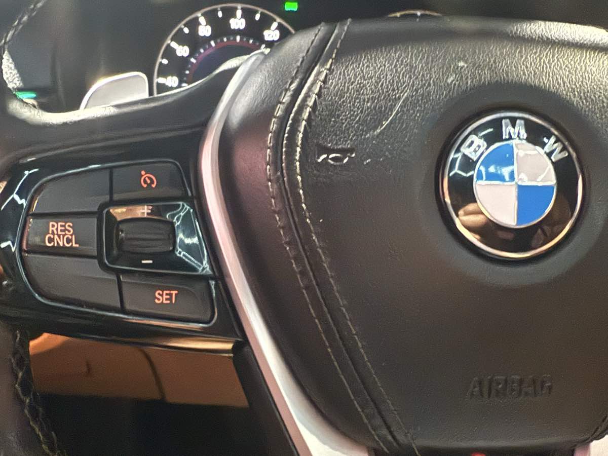 Vehicle image 28 of 73
