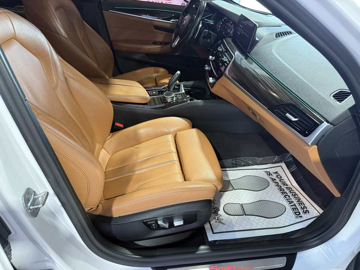 Vehicle image 72 of 73