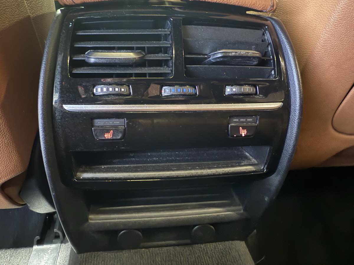 Vehicle image 41 of 73