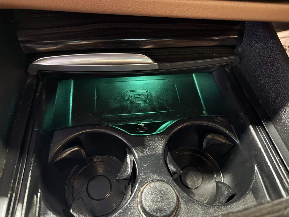 Vehicle image 35 of 73