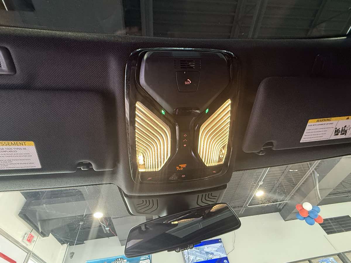 Vehicle image 37 of 73