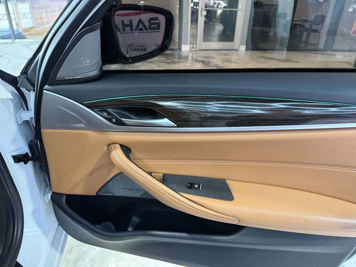 Vehicle image 73 of 73