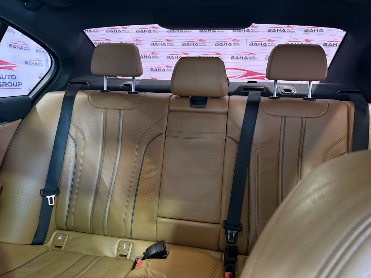 Vehicle image 51 of 73