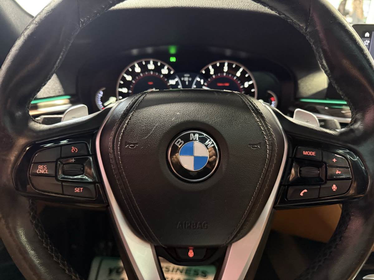 Vehicle image 23 of 73