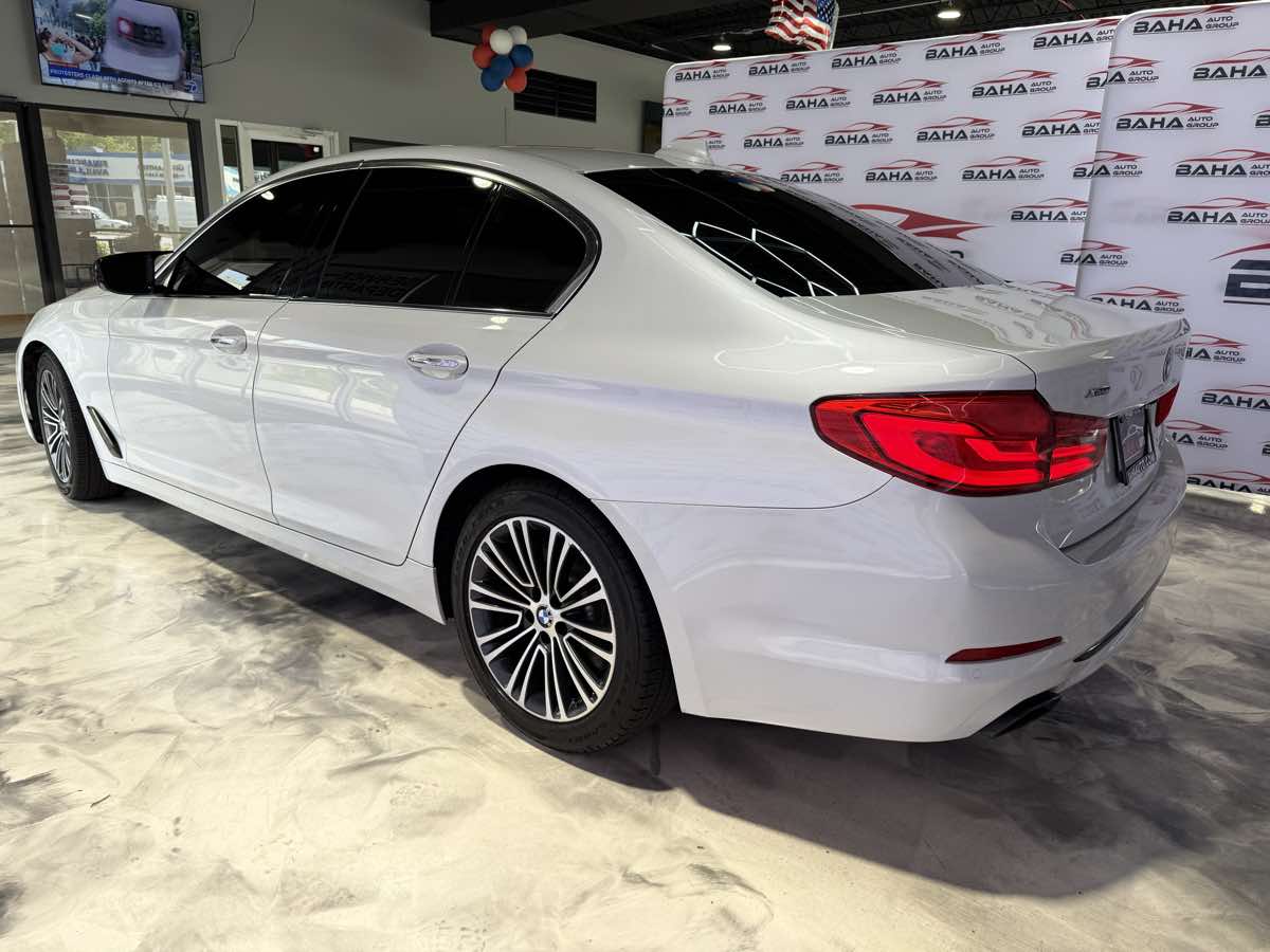 Vehicle image 11 of 73