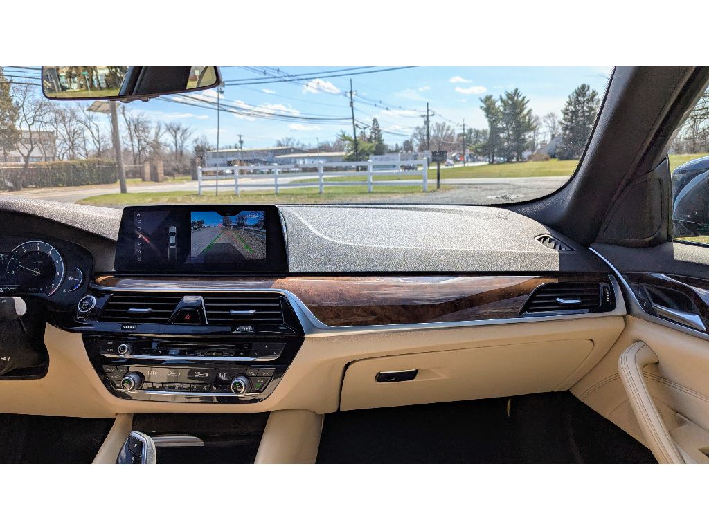 Vehicle image 26 of 27