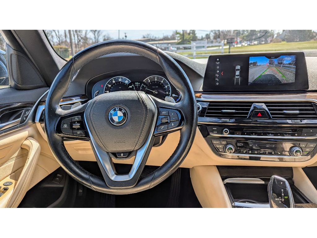 Vehicle image 25 of 27