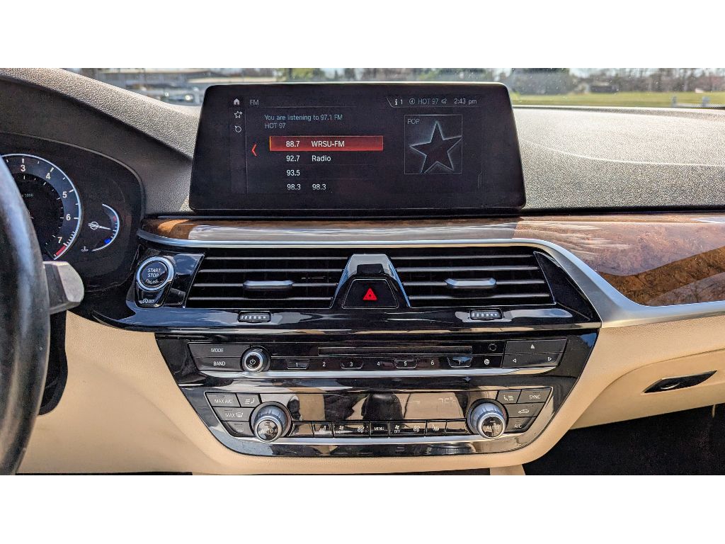 Vehicle image 23 of 27