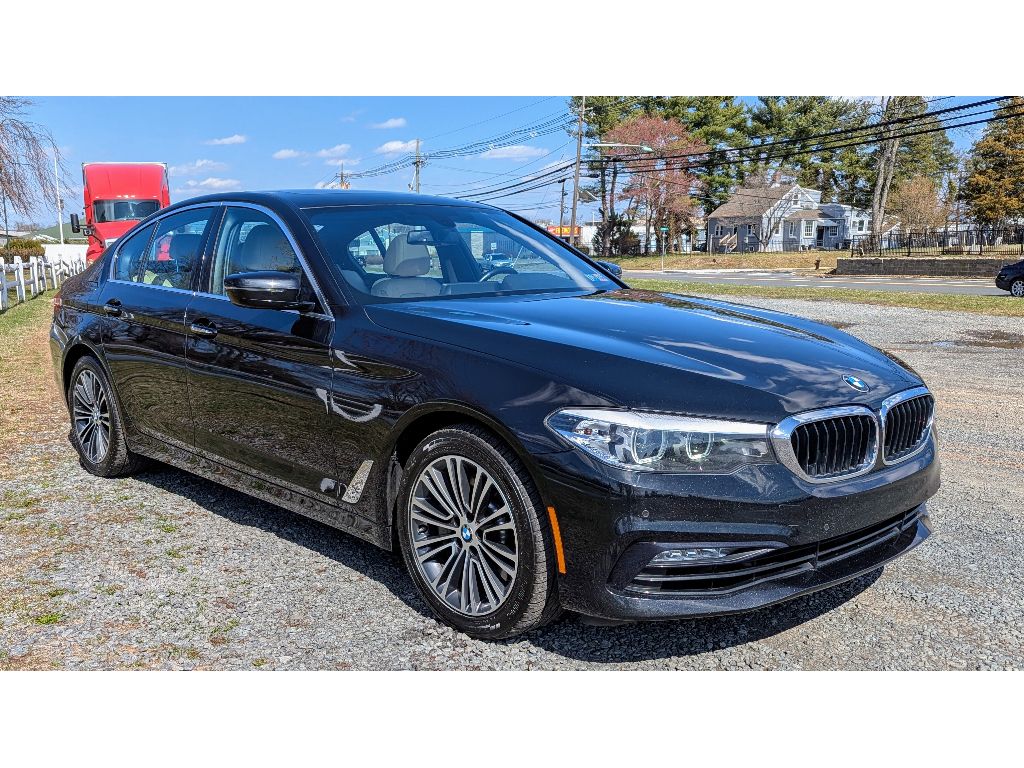 Vehicle image 3 of 27