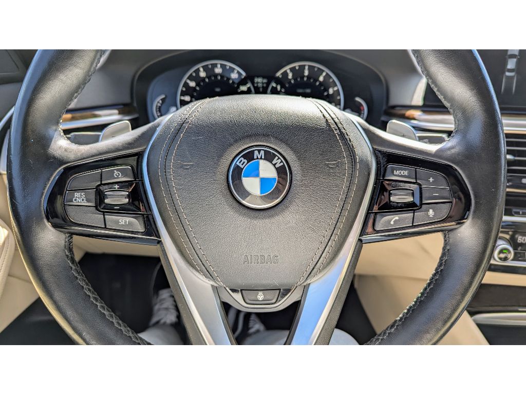Vehicle image 19 of 27