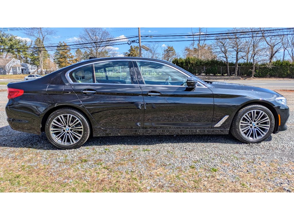 Vehicle image 4 of 27