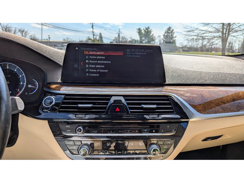 Vehicle image 22 of 27