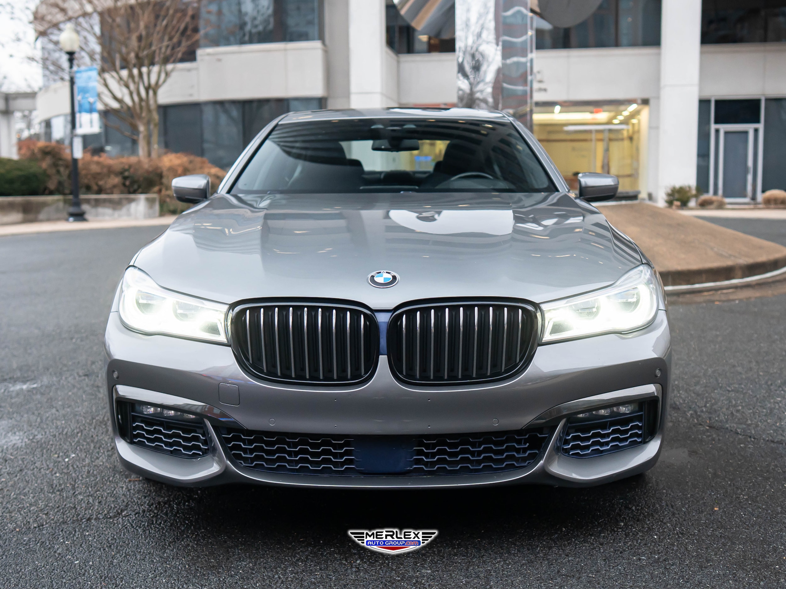 2018 BMW 7 Series 750i xDrive Image 2 of 52