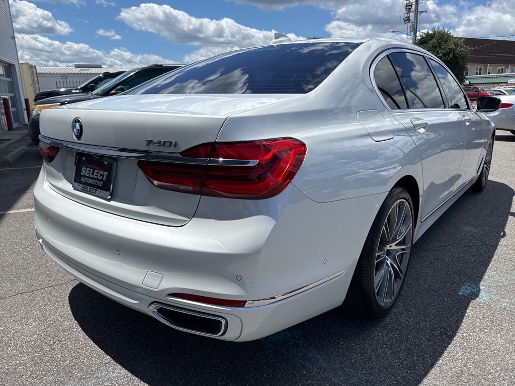 Vehicle image 3 of 27