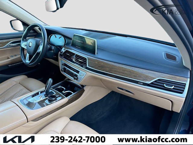 2018 BMW 7 Series 750i xDrive Image 14 of 40