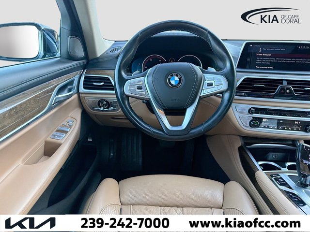 2018 BMW 7 Series 750i xDrive Image 16 of 40