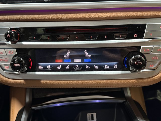 Vehicle image 31 of 39