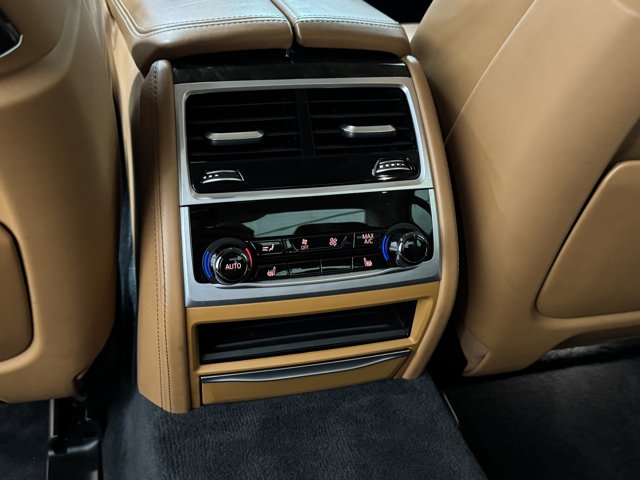 Vehicle image 17 of 39