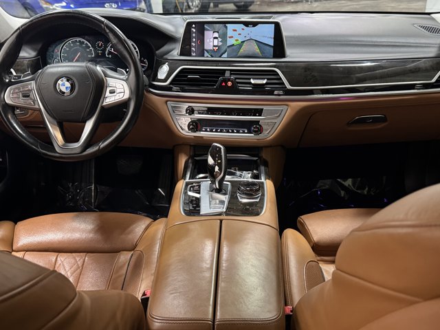 Vehicle image 18 of 39