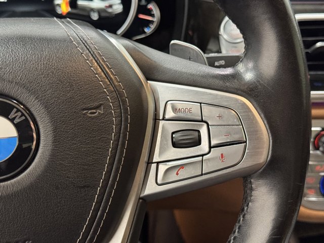 Vehicle image 25 of 39