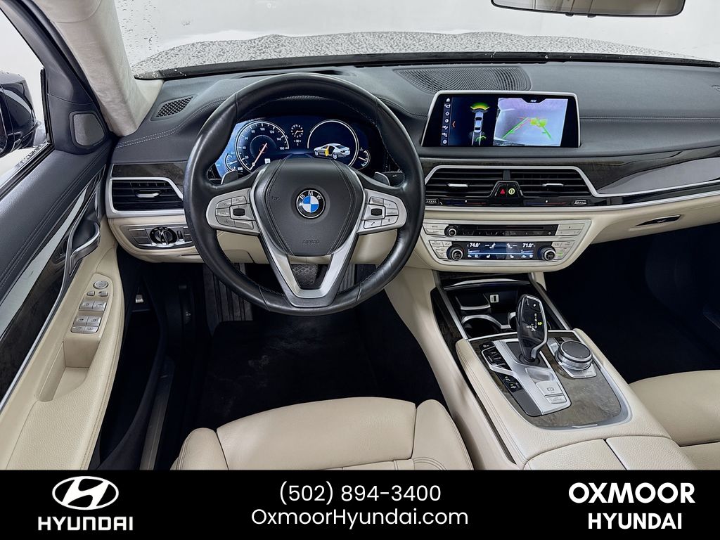 Vehicle image 23 of 33