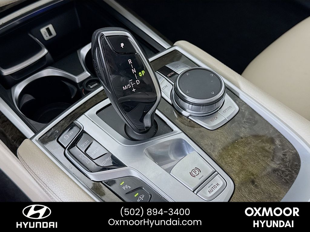 Vehicle image 16 of 33