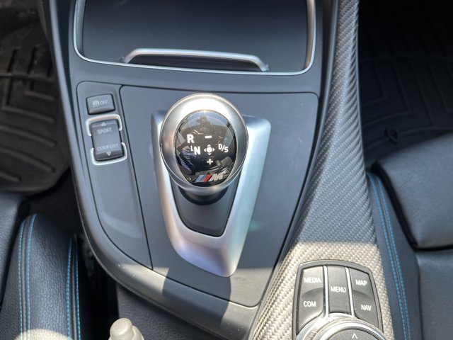 Vehicle image 33 of 37