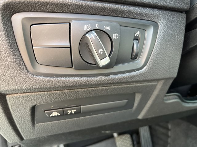 Vehicle image 23 of 37