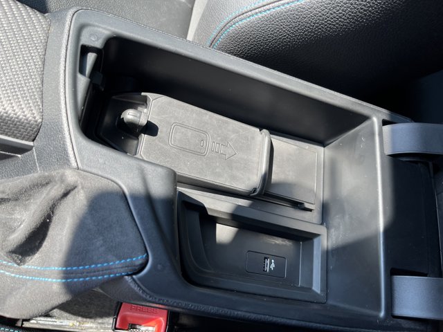 Vehicle image 24 of 37